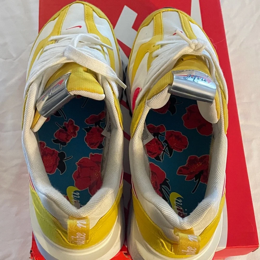 Nike Air Max Dawn in Vivid Sulfer Siren Red Size 9 - Picture 5 of 7